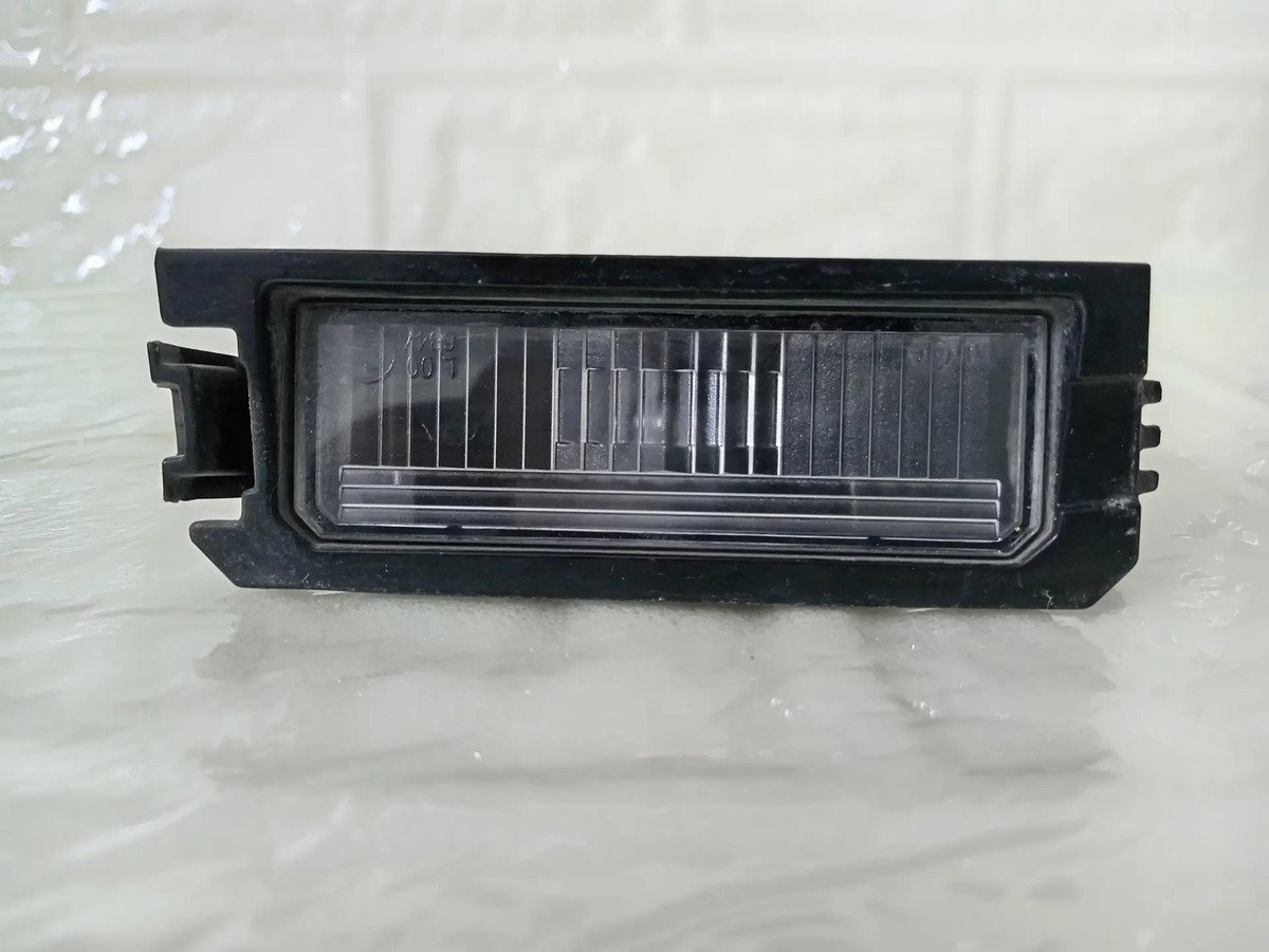 D_655720-MLM85580926598_062025-F.jpg Luz Placa Derecha Kia Río Sedan 2018 2020