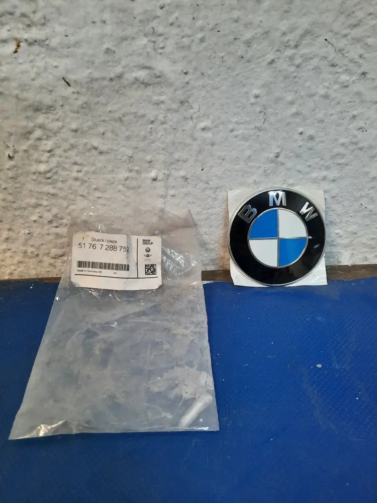 D_681953-MLM69802096422_062023-F.jpg Emblema Bmw