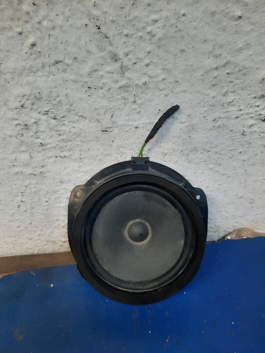 D_728642-MLM89126451542_082025-F.jpg Altavoz Trasera Audi A3 2016