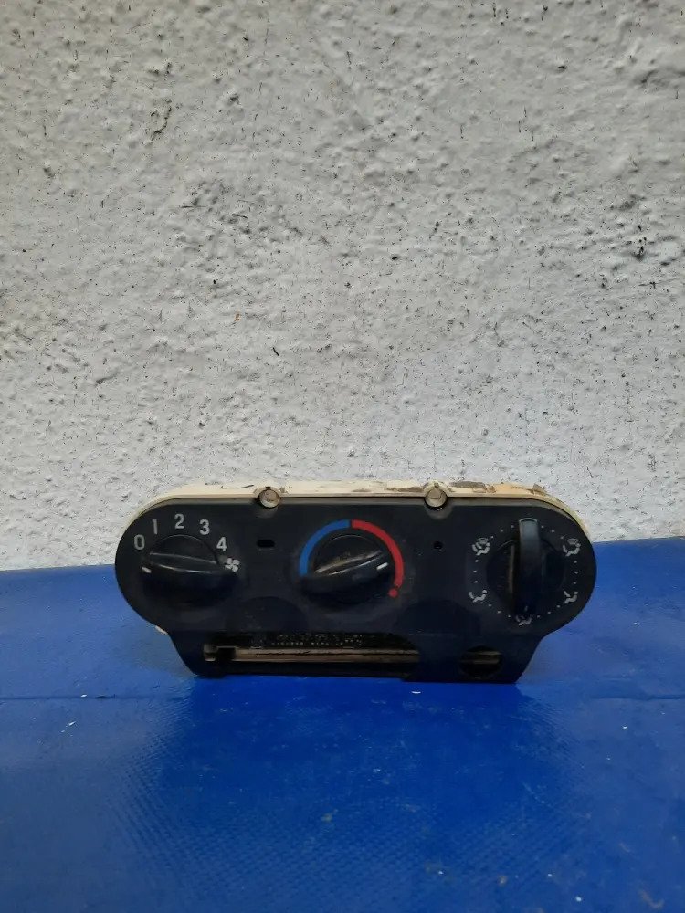 D_736040-MLM70856668078_082023-F.jpg Control A/c Ford Fiesta Sedan 2006 2011