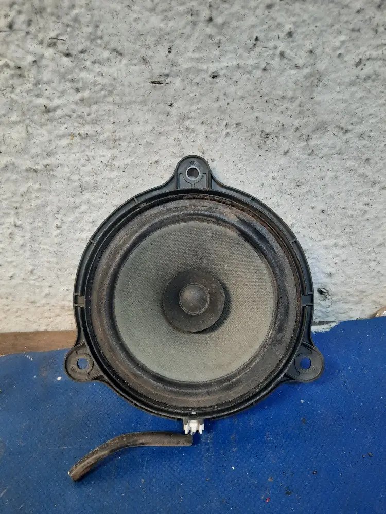 Bocina Trasera Sentra 2013 2018