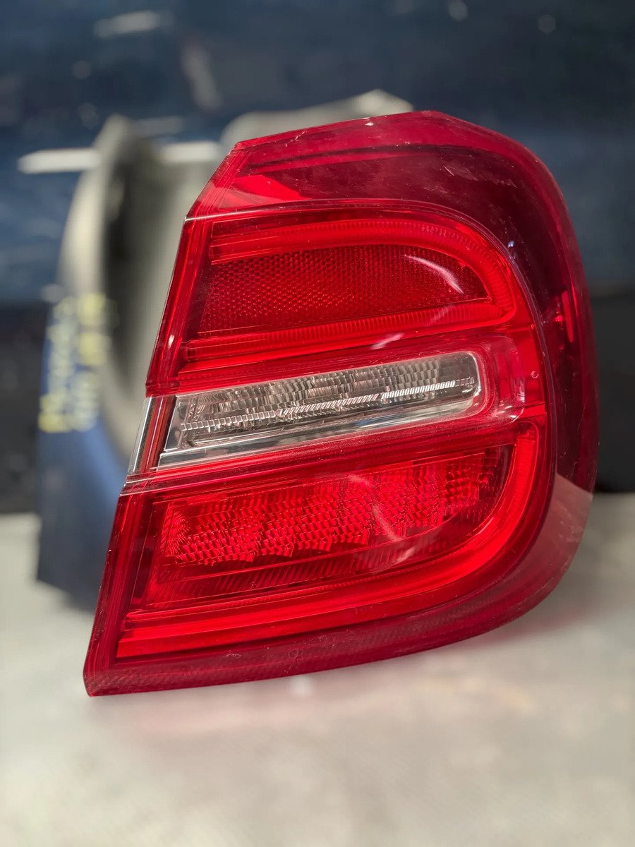 D_773536-MLM113359497060_072026-F.jpg Calavera Derecha Mercedes Benz Gla 2014 2017