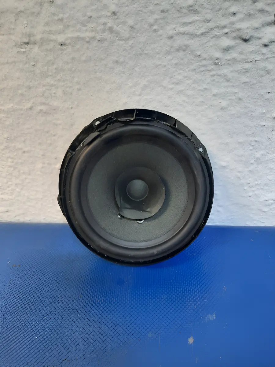 D_775811-MLM89125573008_082025-F.jpg Bocina Delantera Izquierda Vento Std 1.6l 2014 2020