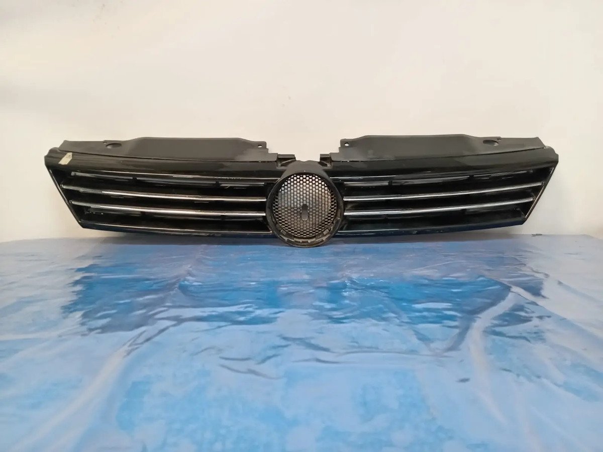 D_784296-MLM85915422340_062025-F.jpg Parrilla Jetta Mk6 2010 2014