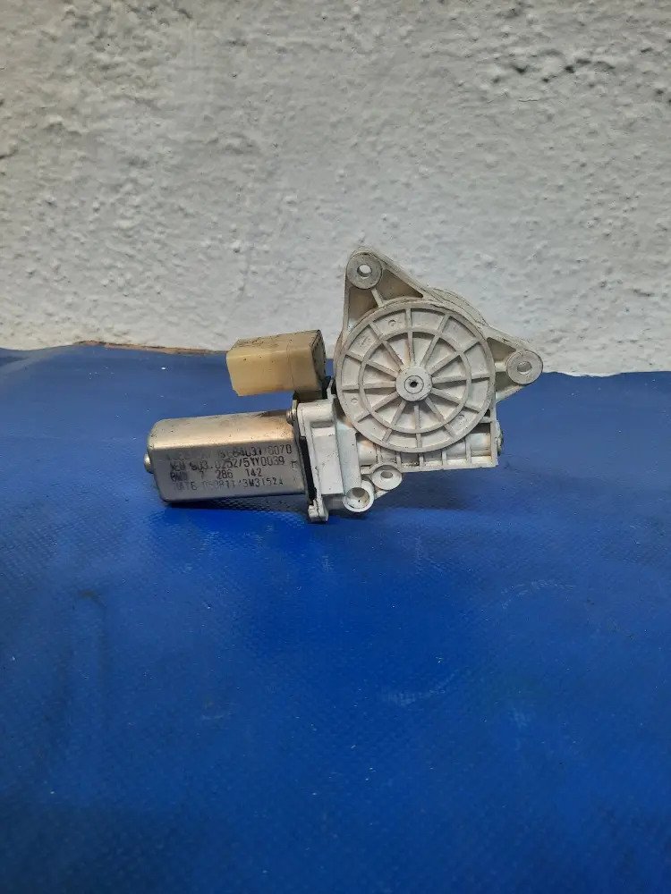 D_793925-MLM69298943743_052023-F.jpg Motor Elevador Del Derecho Bmw Serie1 Coupe 2007 2013