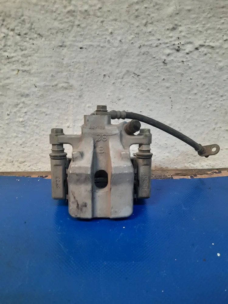 D_804020-MLM70421104865_072023-F.jpg Caliper Trasro Der. Toyota Camry Aut 2.4 07-11