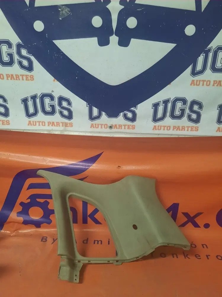 D_818883-MLM54151599641_032023-F.jpg Moldura Costado Trasero Derecho Ford Fiesta 2002 2010
