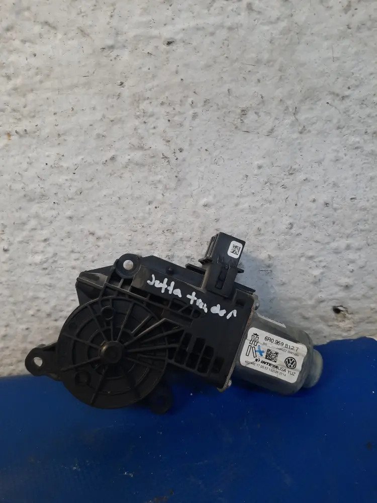 D_839769-MLM71153405824_082023-F.jpg Motor Elevador Trasero Derecho Jetta Bicentenario 2012 2018