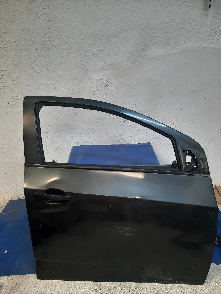Puerta Delantera Derecha Chevrolet Sonic 2017 2019