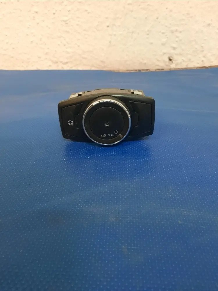 D_894425-MLM54695355999_032023-F.jpg Control De Luces Ford Figo 2016 2019