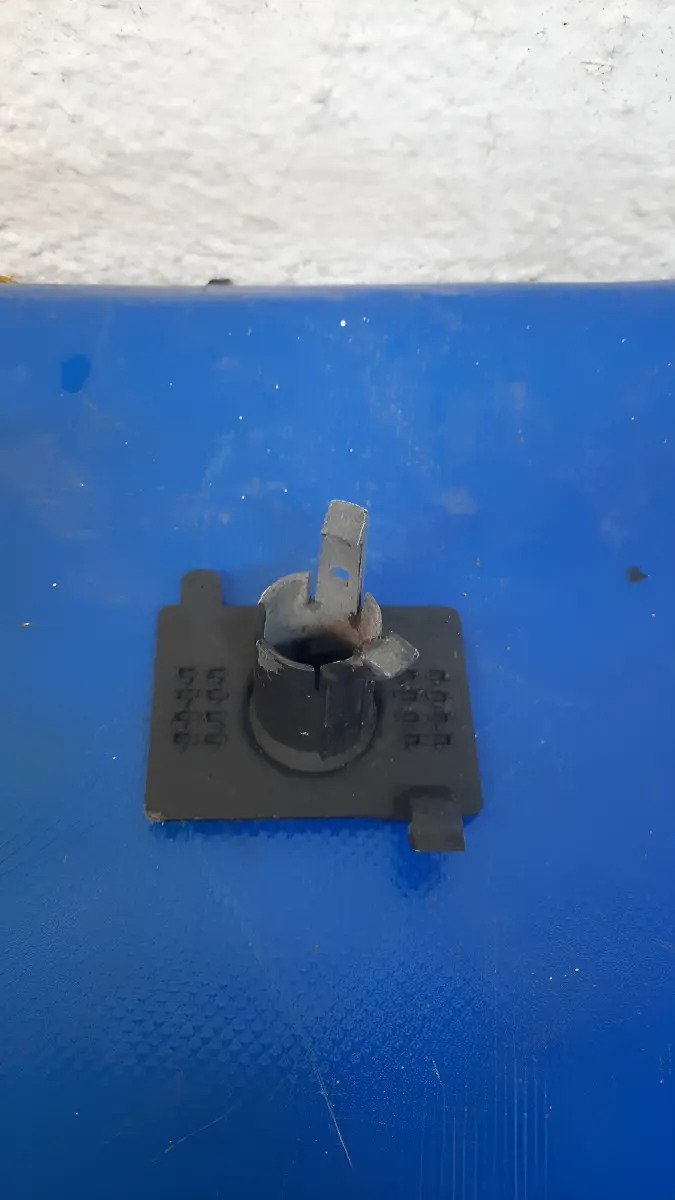 D_947636-MLM89119755010_082025-F.jpg Base Sensor De Proximidad Fascia Volvo