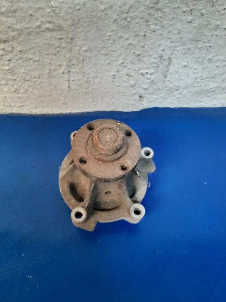 Bomba De Agua Ford Fiesta 2003 2008