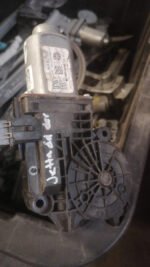 D_956422-MLM111855687027_052026-F.jpg Motor Elevador Trasero Derecho Jetta Bicentenario 2012 2018