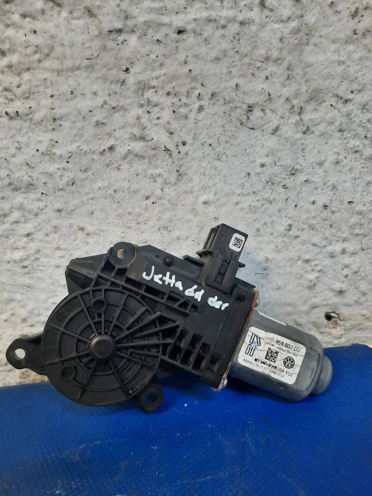 D_995170-MLM71192671441_082023-F.jpg Motor Elevador Delante Derecho Jetta Bicentenario 2012 2018