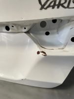 Tapa Cajuela Yaris 2023 2026