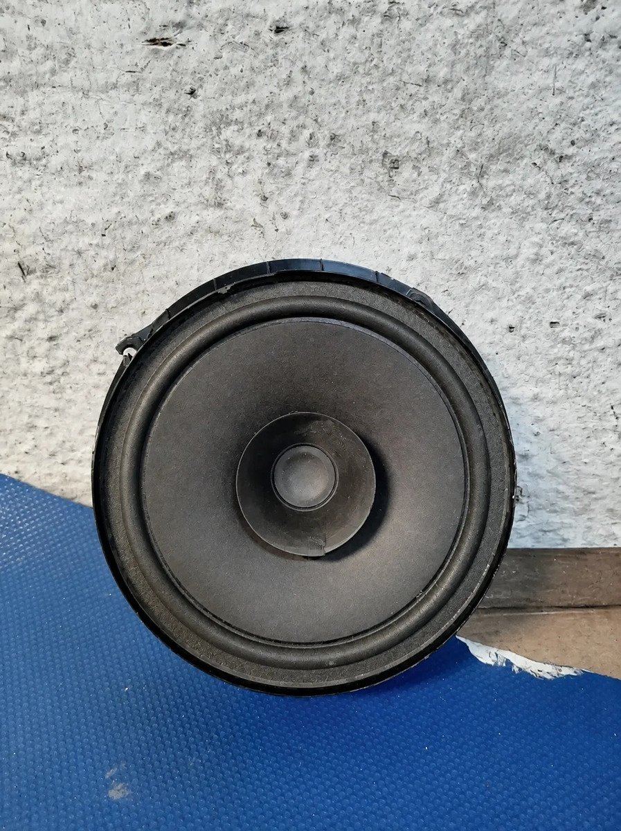 D_688528-MLM116427299980_092026-F.jpg Bocinas Traseras Vw Jetta Mk6 Aut. 2.5l 11/16