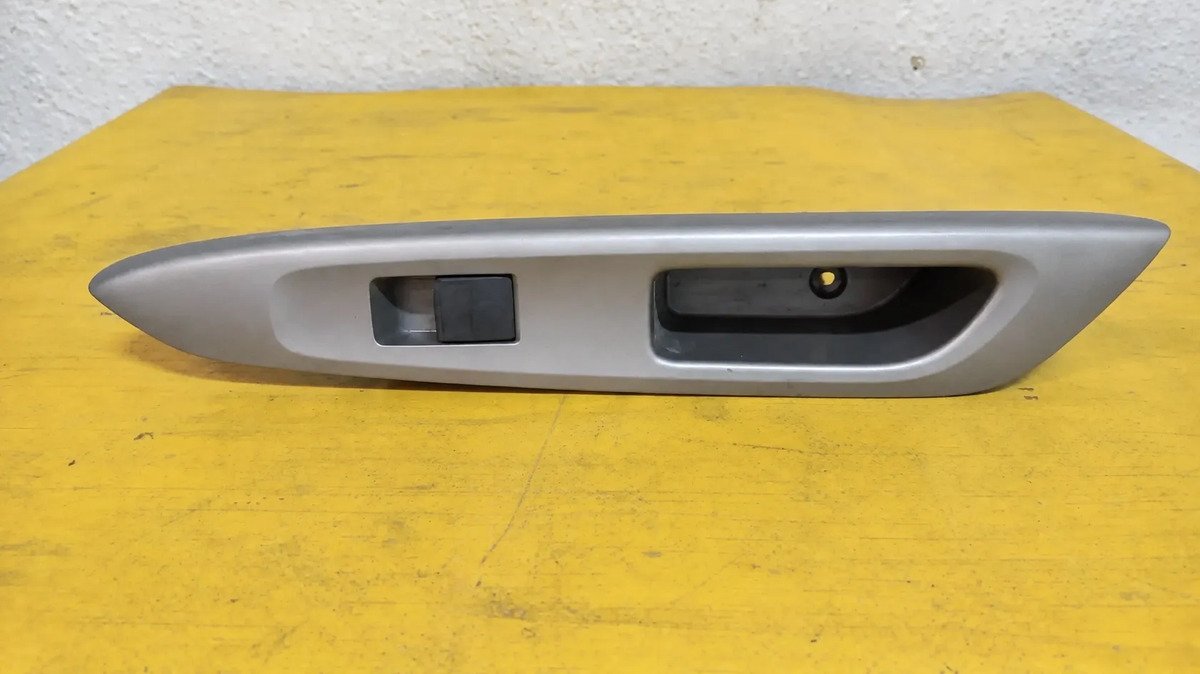 Control Yaris Trasera Izquierda 2007 2016