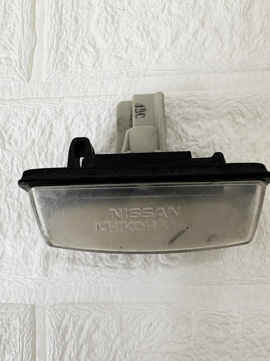 Luz Placa Trasera Altima 2014 2015