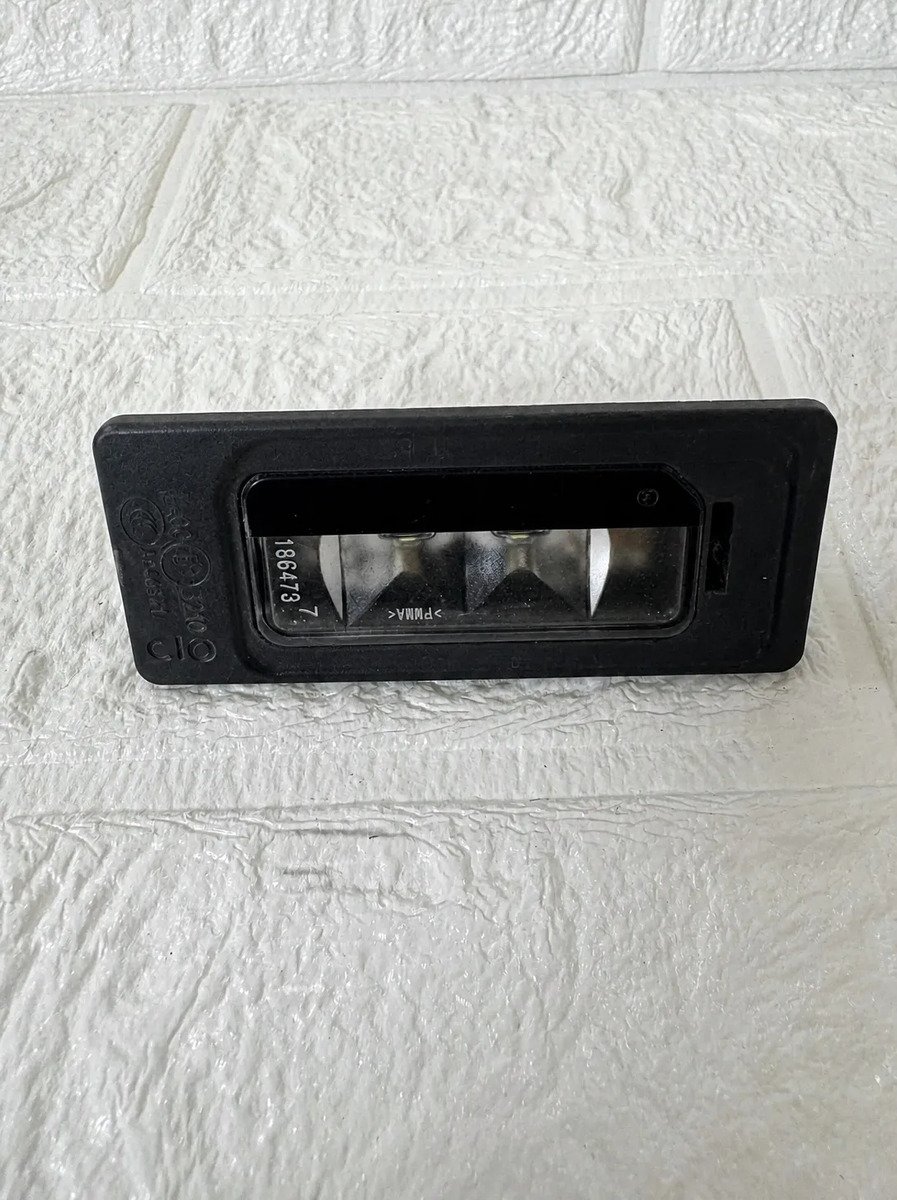 Luz De Matrícula Trasera Led Jetta Mk6 2011 2018